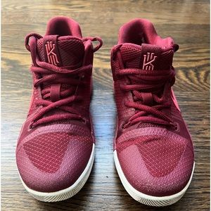 Kyrie Kids  Hot Punch Basketball Sneaker size 1.5 Youth